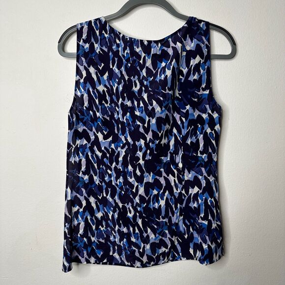 Halogen Flowy 100% Silk Blue White Abstract Sleeveless Scoop Neck Blouse Medium - Picture 3 of 11